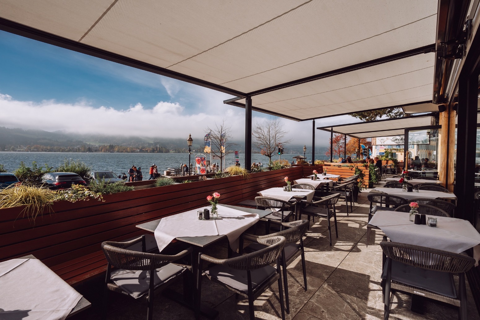 Steg 1 – Café, Restaurant und Biergarten